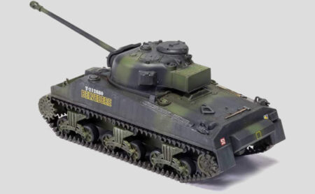 Airfix A02341 Sherman Firefly Military Vehicle