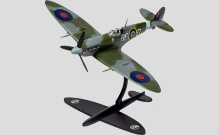 Airfix A55001 Small Beginners Gift Set Supermarine Spitfire MkVc